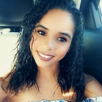 anny is swapping clothes online from 