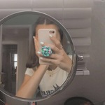 brookewoodside is swapping clothes online from 