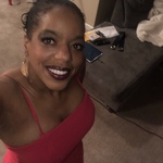 nikkiandtreysmom is swapping clothes online from 