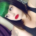 jademonet is swapping clothes online from EL CAJON, CA