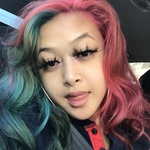 emily_s94 is swapping clothes online from 