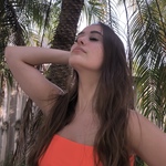 oliviapark432 is swapping clothes online from 