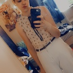 apollo_j is swapping clothes online from 