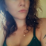 angeliam321 is swapping clothes online from 