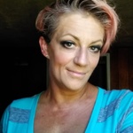 dedriakim is swapping clothes online from 