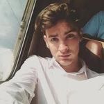 baroncorrz is swapping clothes online from 