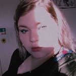 dezareiii is swapping clothes online from CAMP, AR