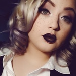 mal is swapping clothes online from WHITE BEAR LAKE, MN