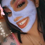 liana330 is swapping clothes online from 