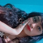 aisha is swapping clothes online from 