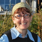 Lorna is swapping clothes online from 