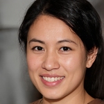 karina_lopez13 is swapping clothes online from 