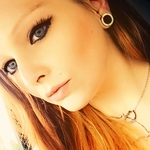 alee2189 is swapping clothes online from 