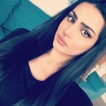 lynnsamir is swapping clothes online from 