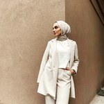 elzahraa is swapping clothes online from London, Brentford