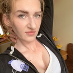 j_X_whOa is swapping clothes online from 