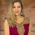 mindyjoyministries is swapping clothes online from Los Angele, California