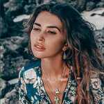 ariazoe is swapping clothes online from 