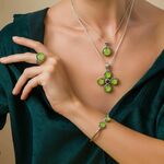 zoeylevy42 is swapping clothes online from 