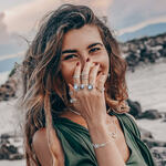 anisajonas is swapping clothes online from 