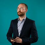 alisonbrie is swapping clothes online from 