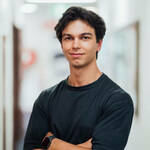 leojames9999 is swapping clothes online from 