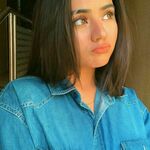 mehakmalikonline is swapping clothes online from 