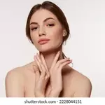 beutifullyenhanced is swapping clothes online from 