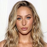 alixearlemerch is swapping clothes online from 