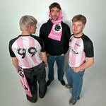 01099merch is swapping clothes online from 