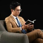 phanthanhnam is swapping clothes online from 