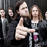 axewoundmerch is swapping clothes online from 