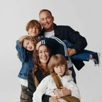 alanismorissettemerch is swapping clothes online from 