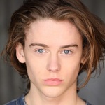thomaskrystallee is swapping clothes online from 