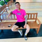minhtri is swapping clothes online from 