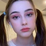 sunny992 is swapping clothes online from 