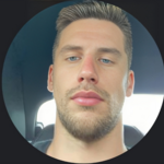 robertrichard01 is swapping clothes online from 