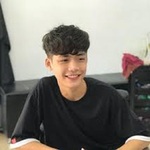 Hoàng Quang Khánh is swapping clothes online from 