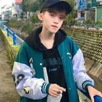 Nguyễn Xuân Tiến is swapping clothes online from 