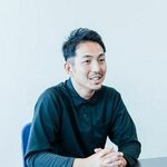 Đoàn Hải is swapping clothes online from 