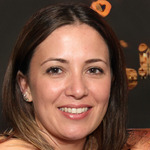 Samantha Bennett is swapping clothes online from 