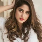 ishitasen726 is swapping clothes online from 