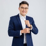 Lý Lê Khánh Nam is swapping clothes online from 