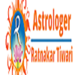 Astrologer in Lucknow is swapping clothes online from 