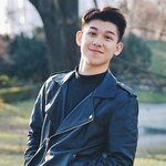 vuongvanvu is swapping clothes online from 