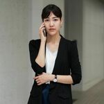 Quỳnh Chi is swapping clothes online from 