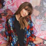 olivianewtonjohnm is swapping clothes online from 