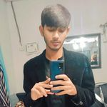 bakarchodrii is swapping clothes online from 