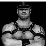 paul823 is swapping clothes online from 