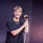 victorleksellmerch is swapping clothes online from 